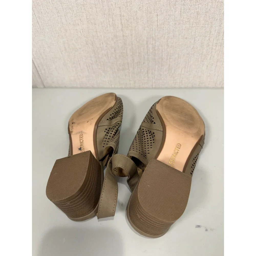Restricted Cutout Peep Toe Ankle‎ Strap Stacked Heel Sandals Women US 9